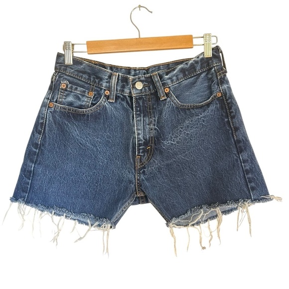 Levi’s Cutoff Denim Shorts Size 30 Raw Hem Dark Wash - Picture 1 of 6